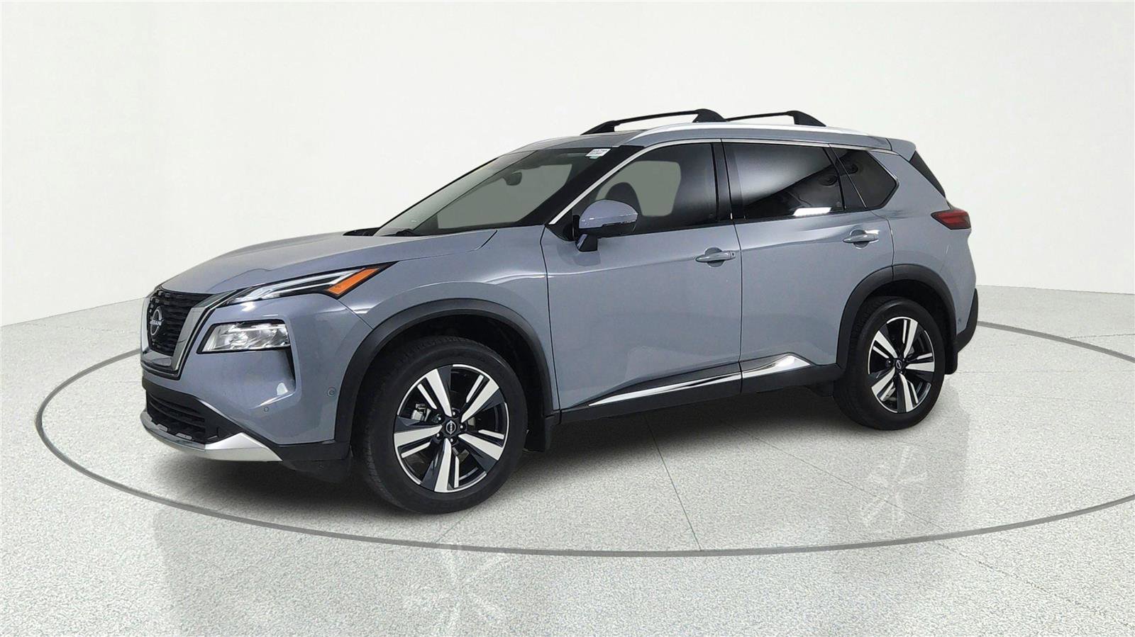 Used 2023 Nissan Rogue Platinum w/ Platinum Premium Package FWD image 2