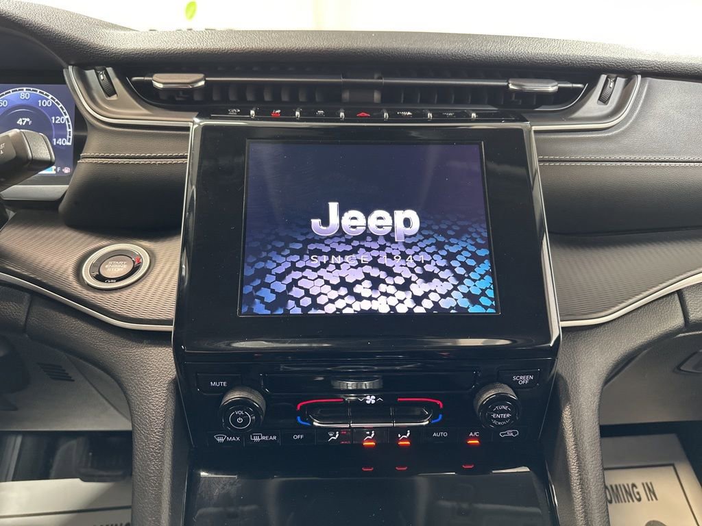 Used 2023 Jeep Grand Cherokee L Laredo AWD/4WD image 29