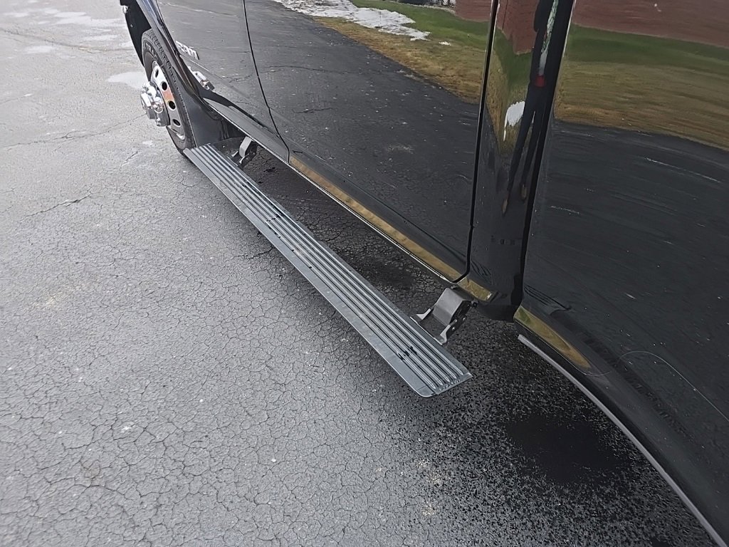 Used 2024 RAM 3500 Limited w/ Safety Group image 22