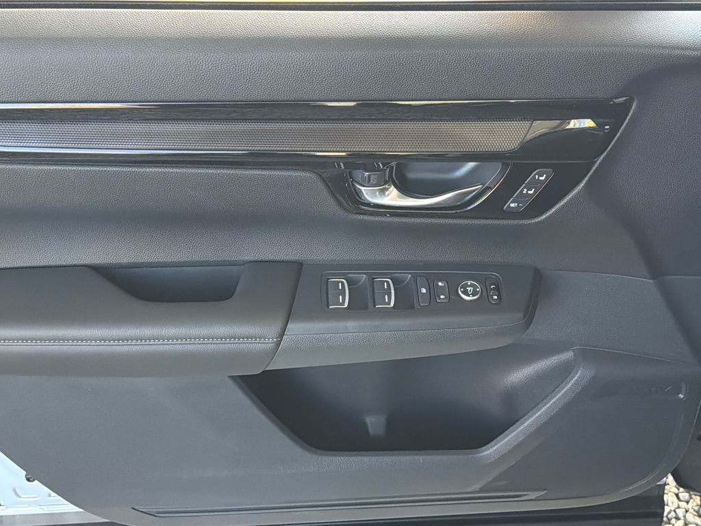 Used 2025 Honda CR-V EX-L image 3