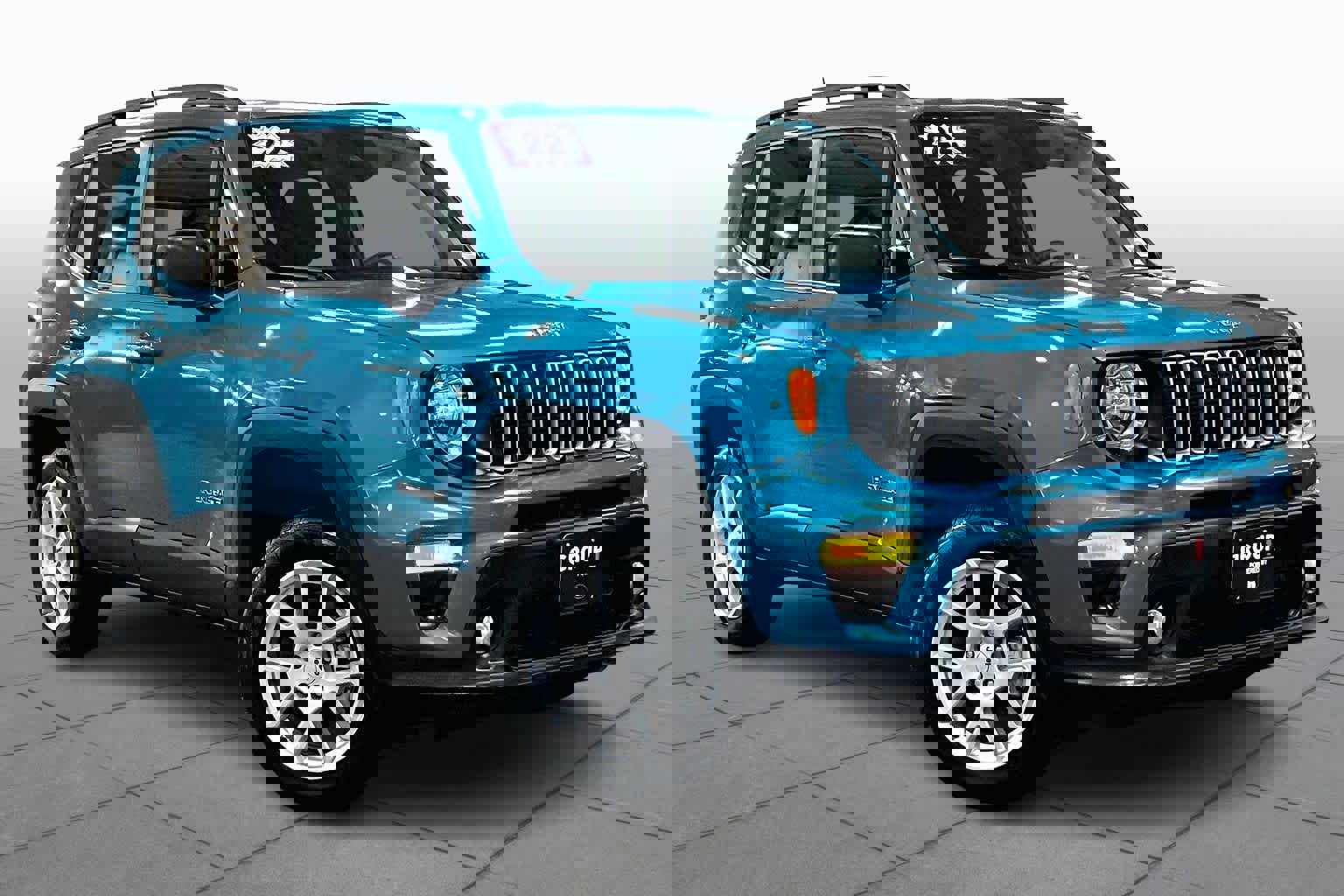 Used 2022 Jeep Renegade Latitude w/ Convenience Group image 3