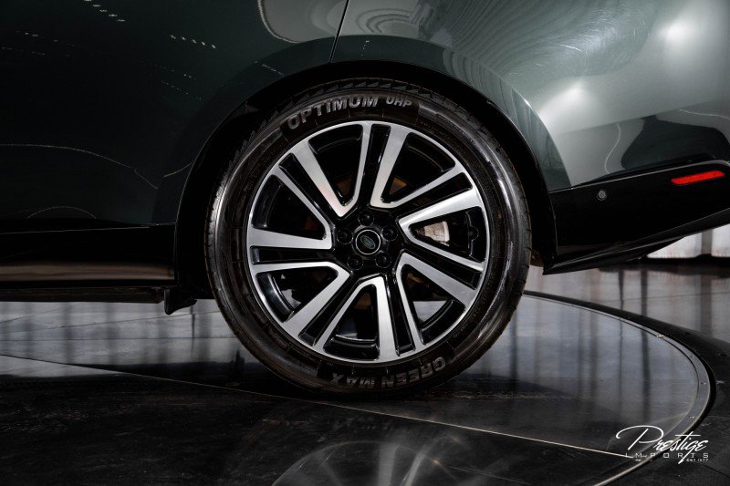 Used 2023 Land Rover Range Rover SE image 8