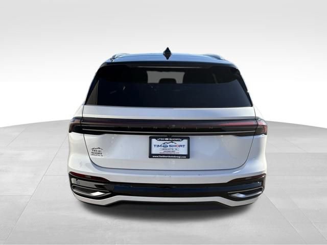 Used 2024 Lincoln Nautilus Reserve image 10