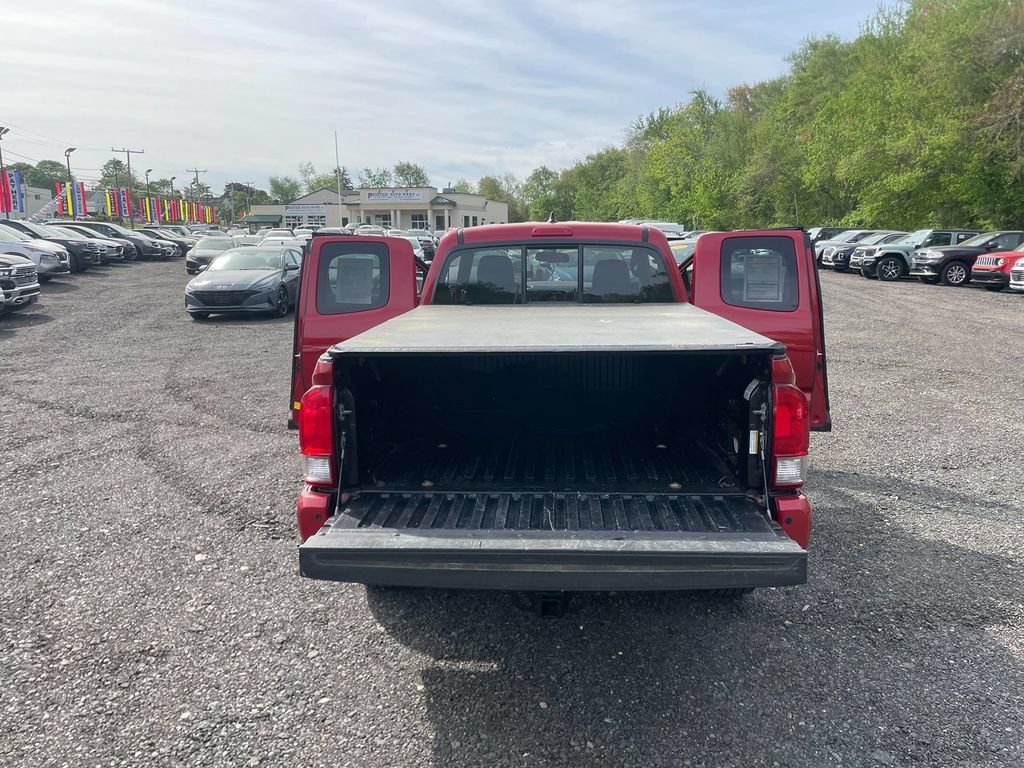 Used 2016 Toyota Tacoma TRD Sport AWD/4WD image 24
