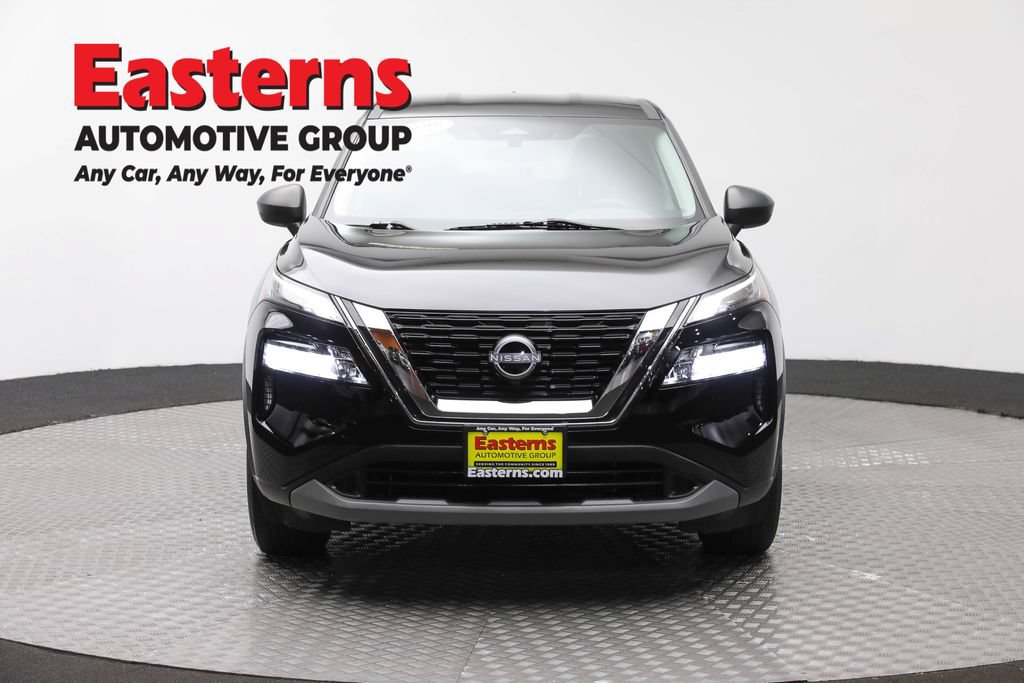 Used 2023 Nissan Rogue S AWD/4WD image 2