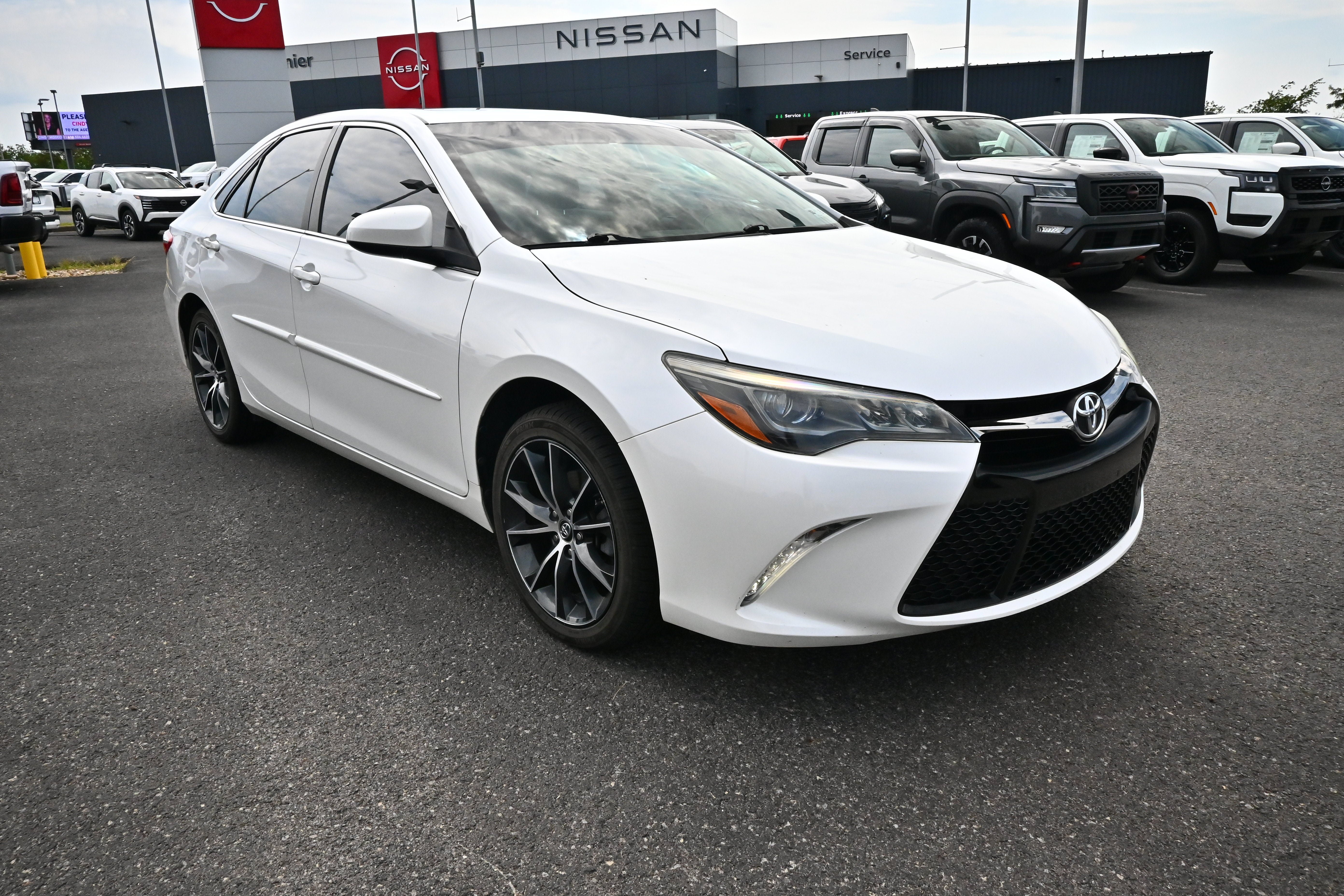 Used 2017 Toyota Camry XSE w/ Protection Package (Q2) FWD image 2