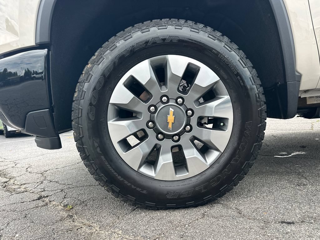 Used 2026 Chevrolet Silverado 2500 Custom w/ Custom Value Package AWD/4WD image 12