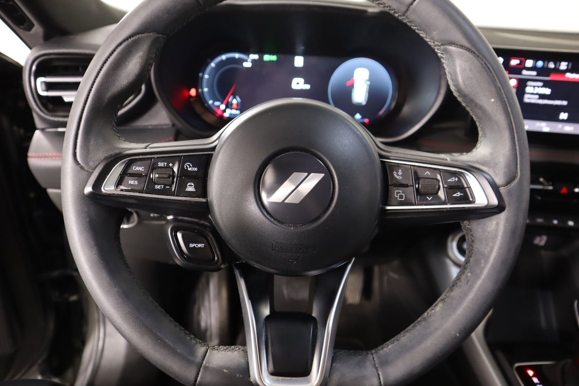 Used 2024 Dodge Hornet GT image 3