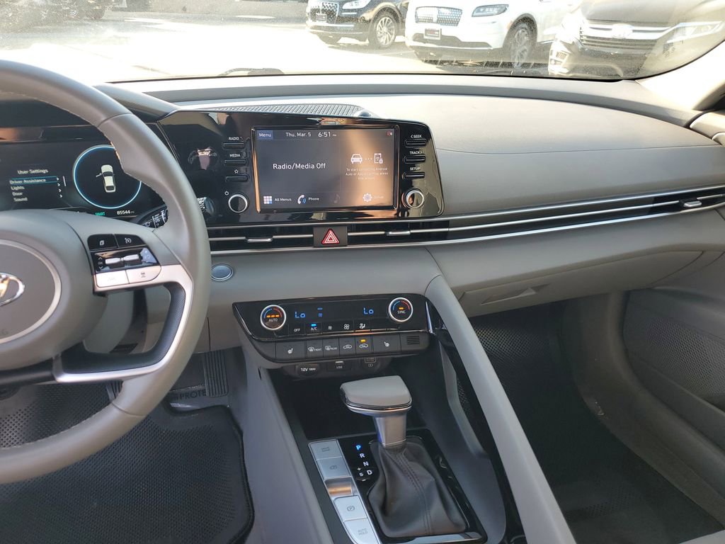 Used 2022 Hyundai Elantra SEL w/ Convenience Package image 22