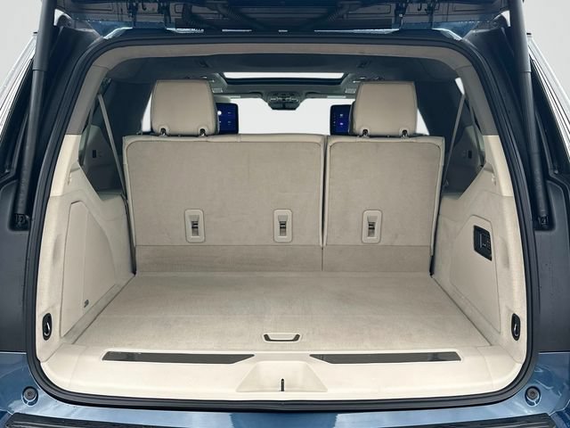 Used 2026 Cadillac Escalade ESV Platinum Sport w/ LPO, ONYX Package AWD/4WD image 19