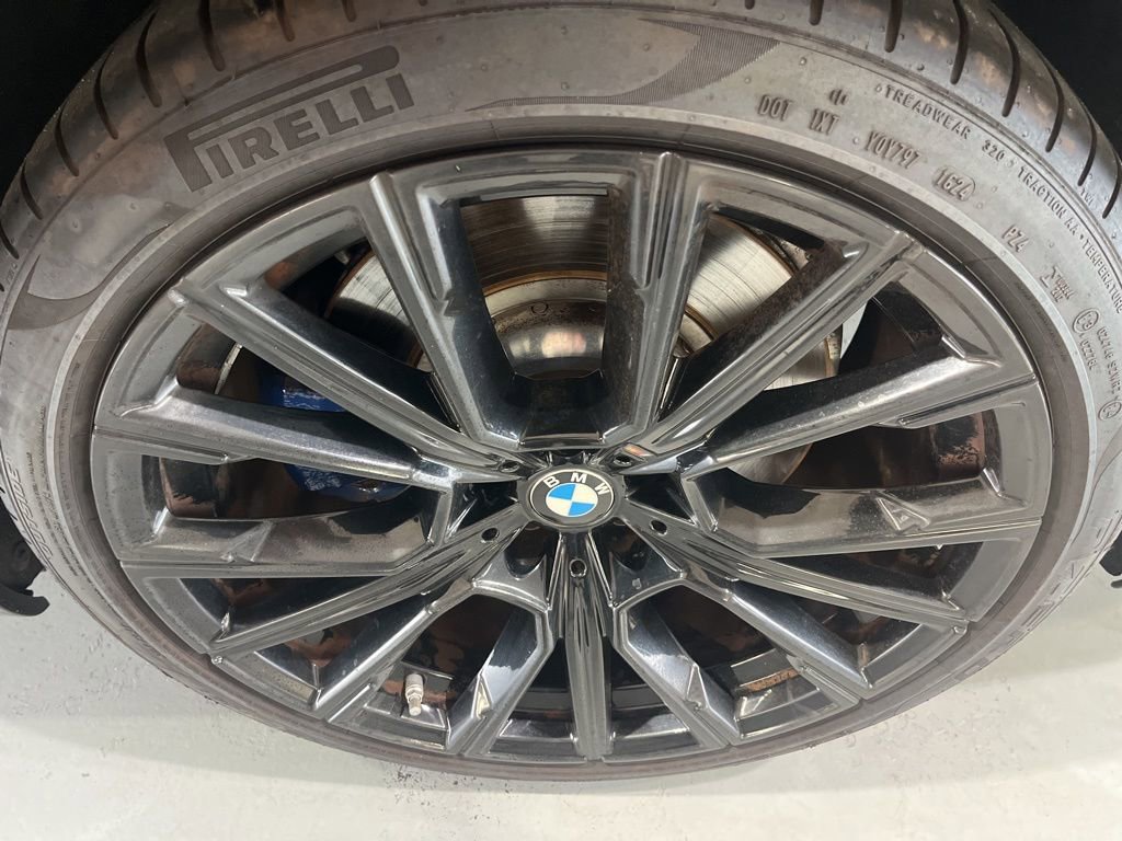 Used 2021 BMW 740i w/ M Sport Package image 43