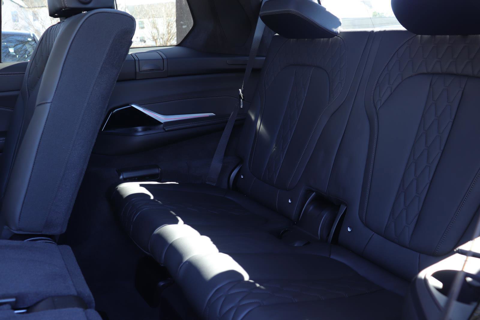 Used 2025 BMW X7 M60i image 15