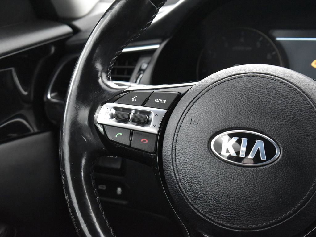 Used 2018 Kia Cadenza Limited image 21