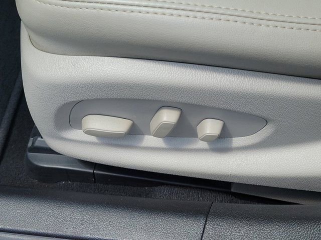 Used 2017 Cadillac CTS Sedan RWD image 18