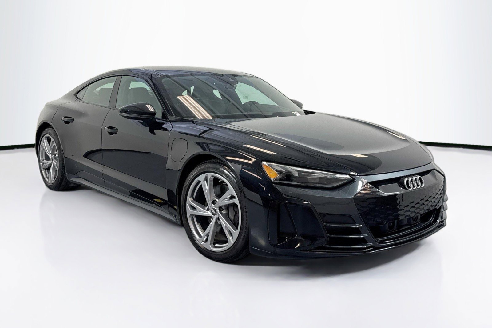 Used 2023 Audi e-tron GT Premium Plus AWD/4WD image 3