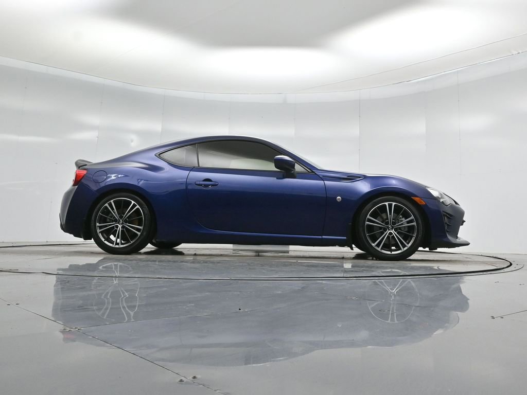 Used 2017 Toyota 86 image 39