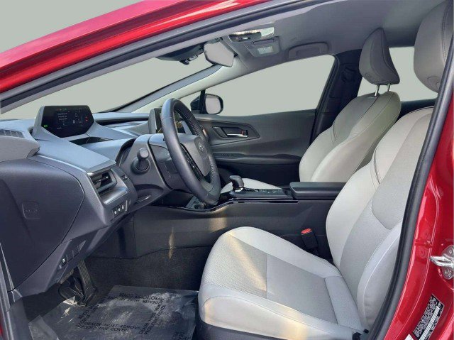Used 2023 Toyota Prius XLE image 18