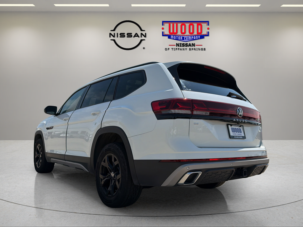 Used 2025 Volkswagen Atlas Peak Edition SE AWD/4WD image 4