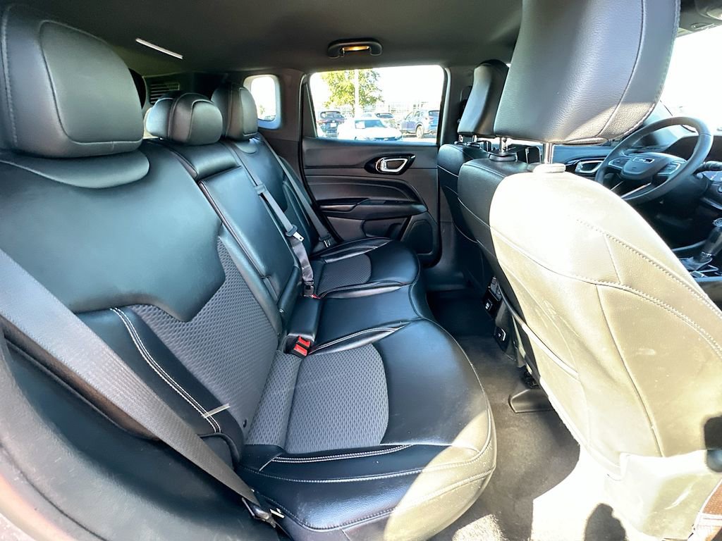 Used 2023 Jeep Compass Latitude image 25