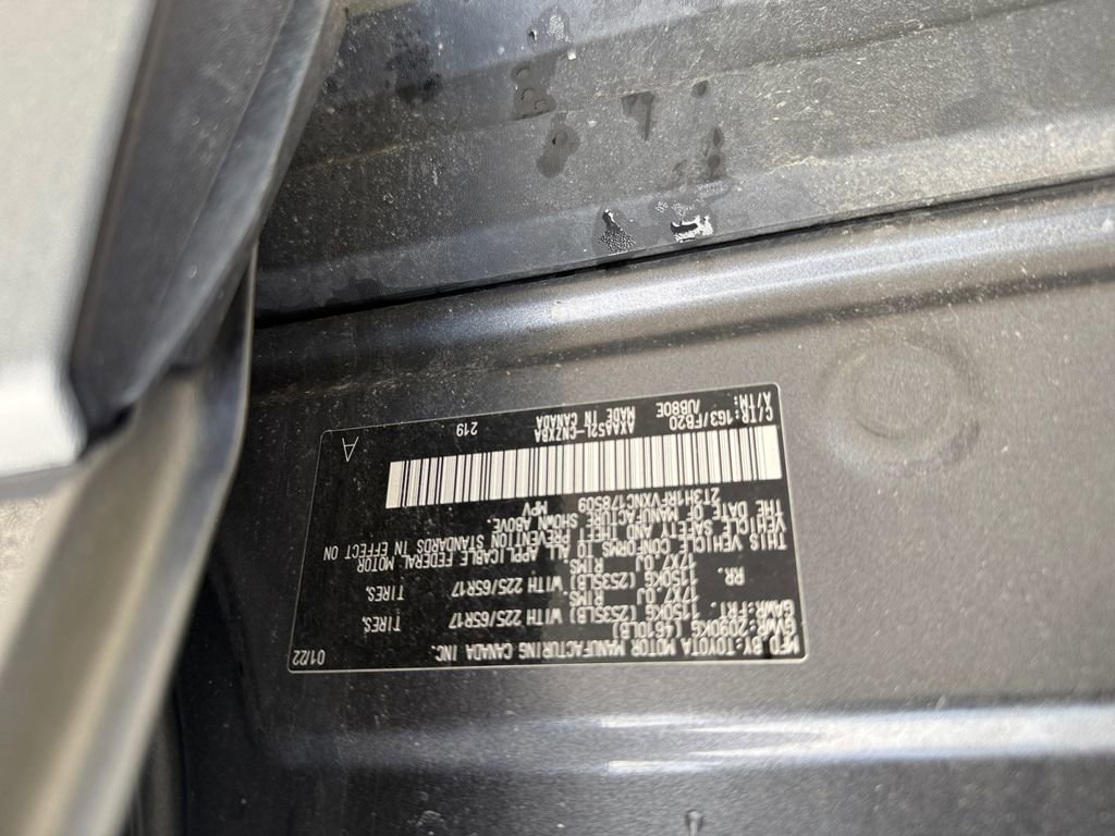 Used 2022 Toyota RAV4 LE FWD image 29