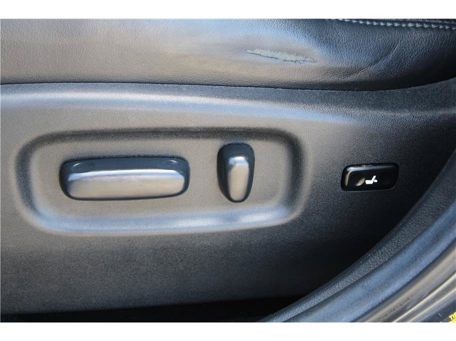 Used 2010 Toyota Highlander SE AWD/4WD image 17