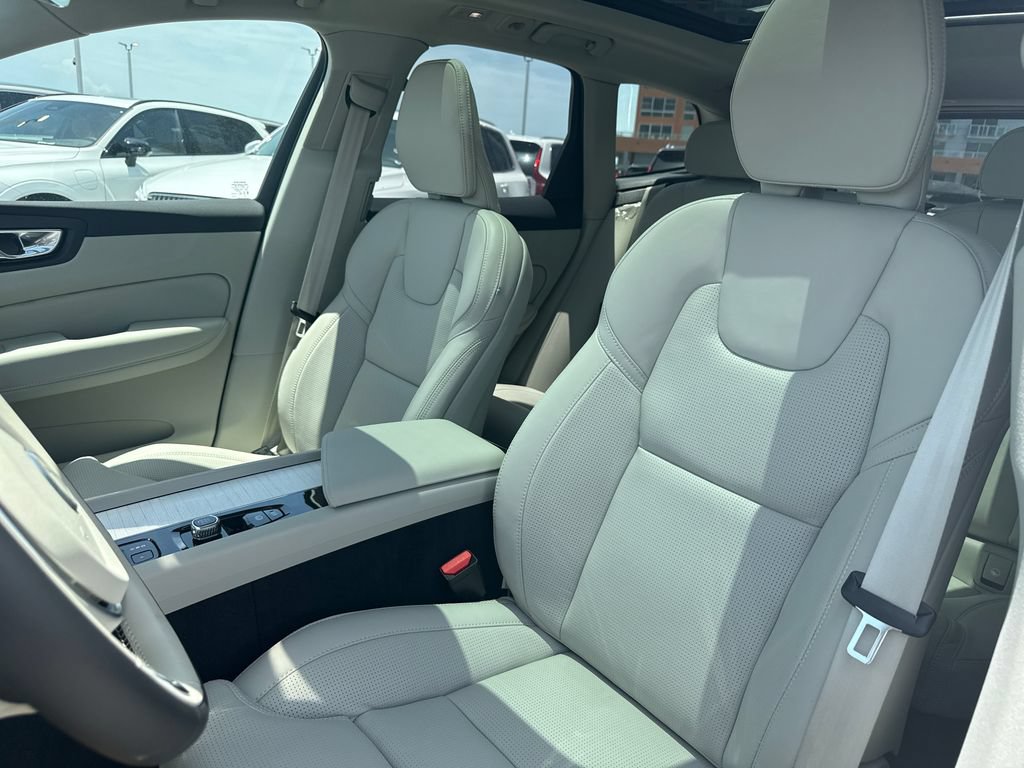 New 2026 Volvo XC60 B5 Ultra w/ Protection Package Premier AWD/4WD image 11