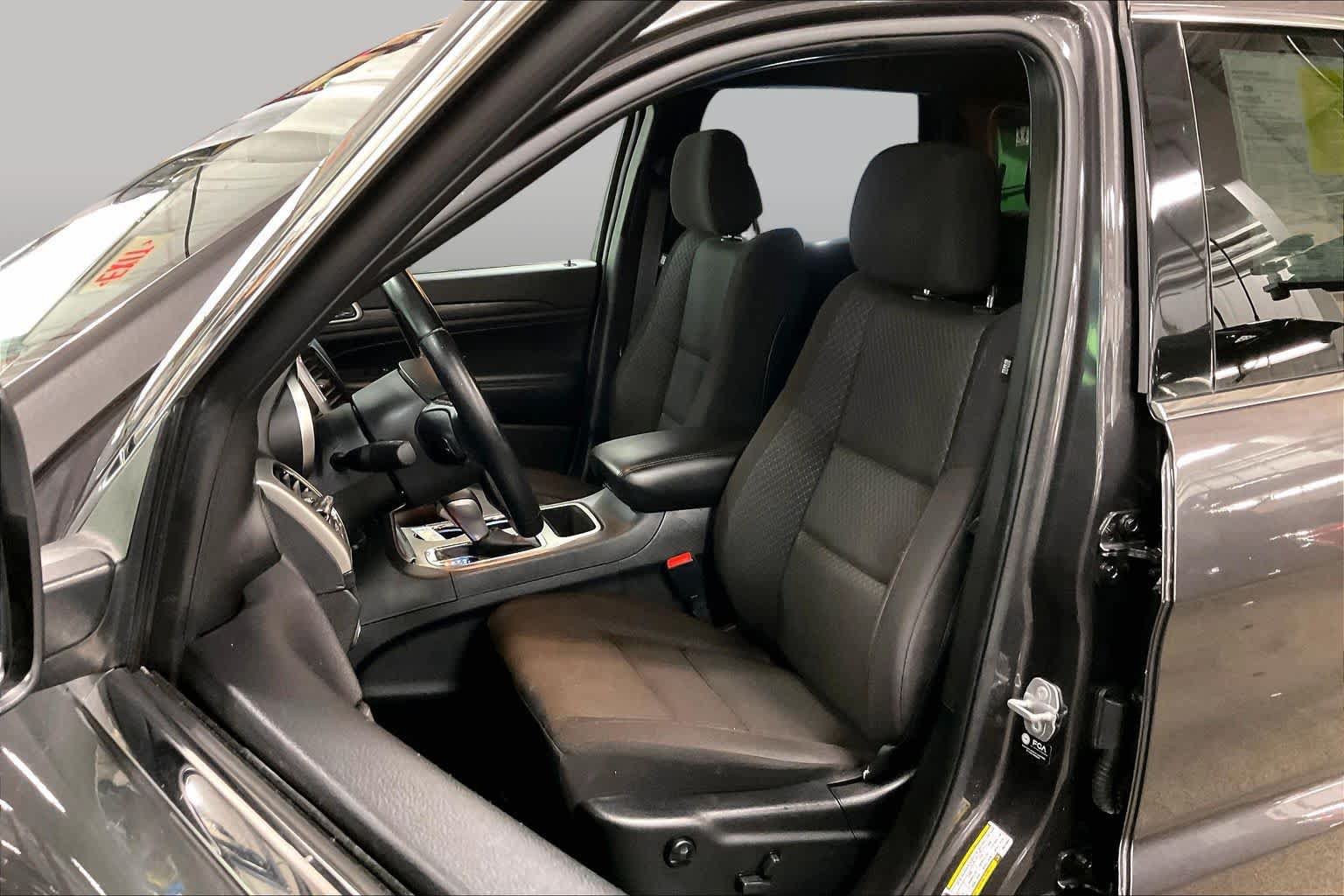 Used 2021 Jeep Grand Cherokee Laredo AWD/4WD image 8