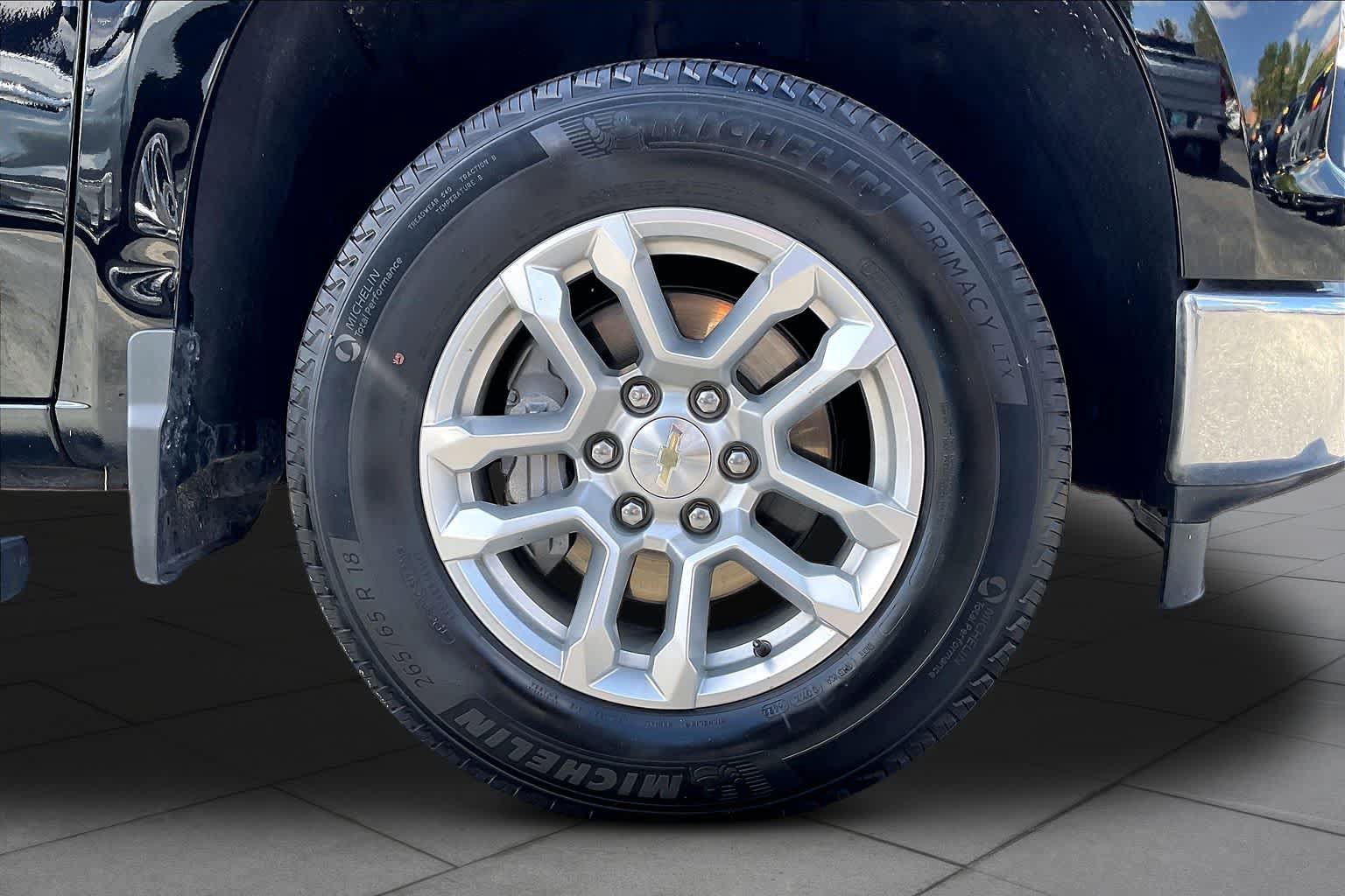 Used 2023 Chevrolet Silverado 1500 LT AWD/4WD image 10
