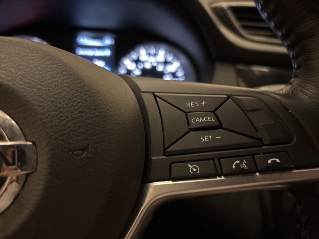 Used 2017 Nissan Rogue SL w/ SL Premium Package image 10