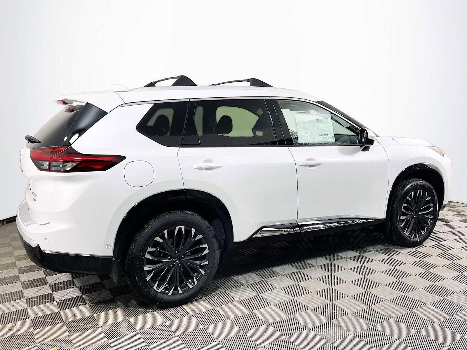 New 2026 Nissan Rogue Platinum w/ Platinum Premium Package image 2