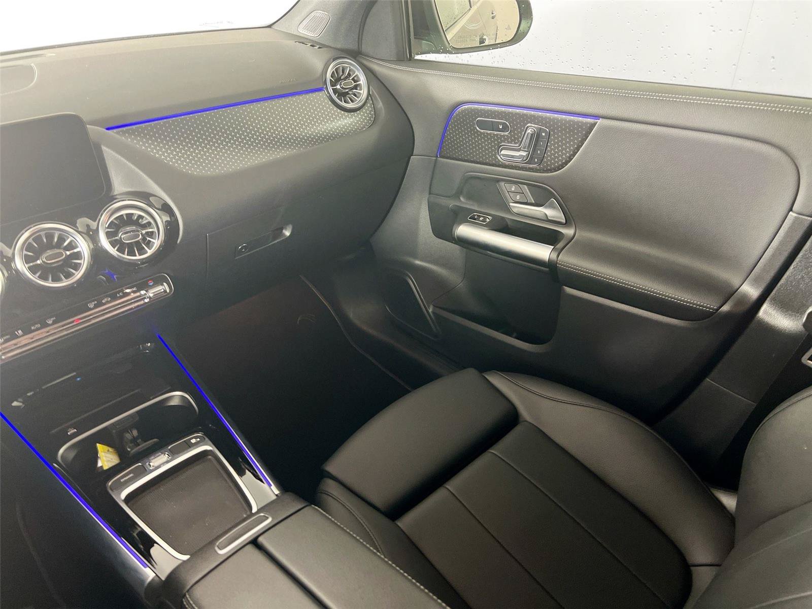 Certified 2024 Mercedes-Benz GLA 250 4MATIC image 23