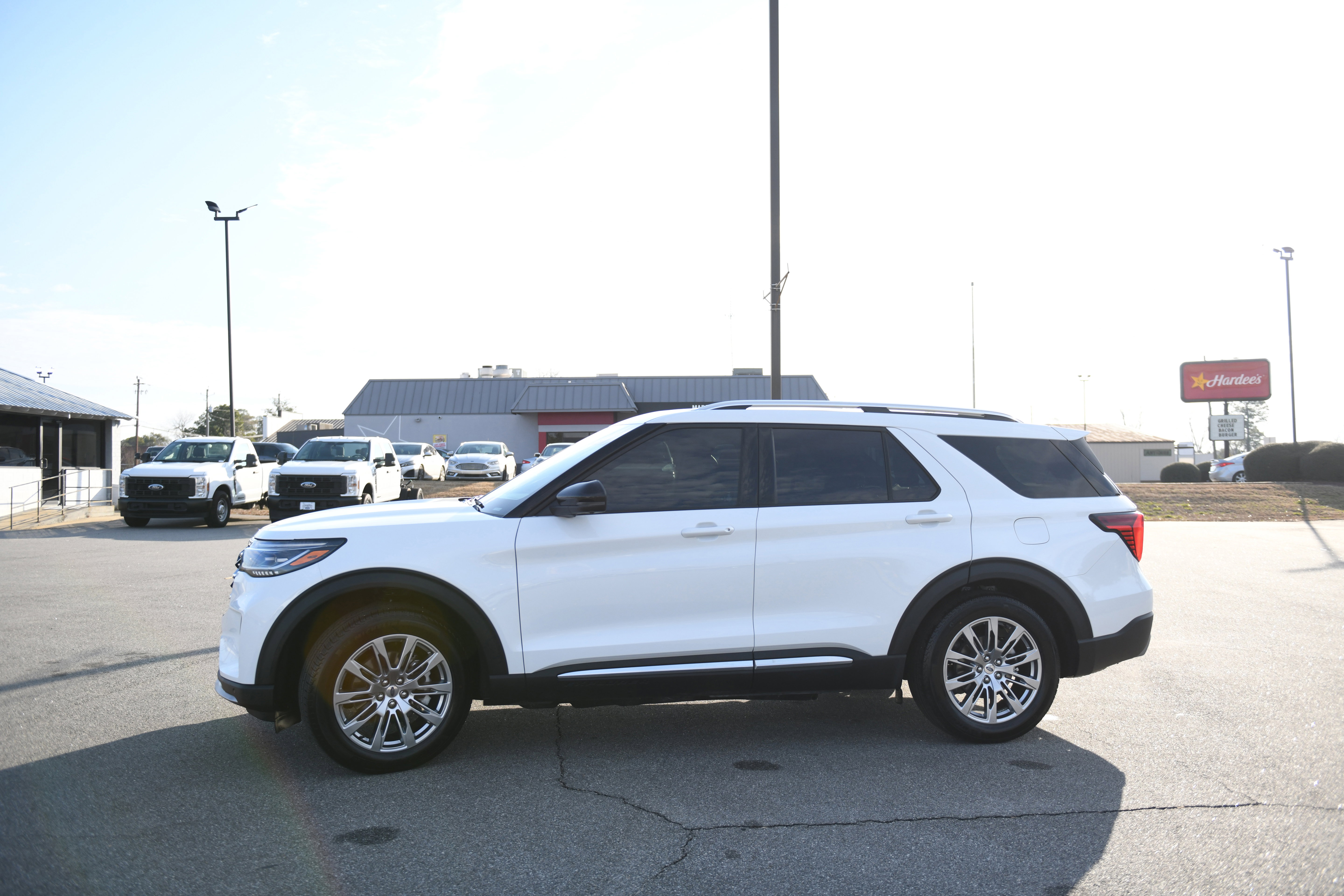 Used 2025 Ford Explorer Platinum image 6