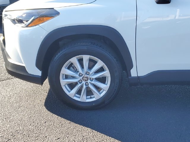 Used 2022 Toyota Corolla Cross LE FWD image 8