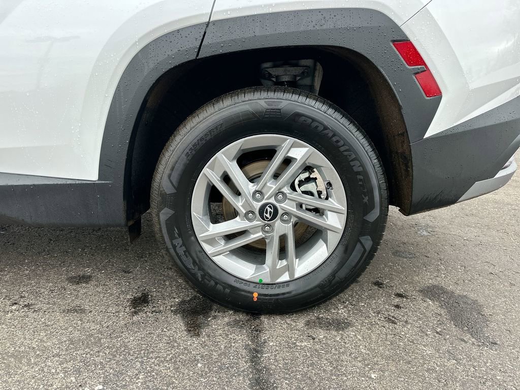 Used 2025 Hyundai Tucson SE image 28