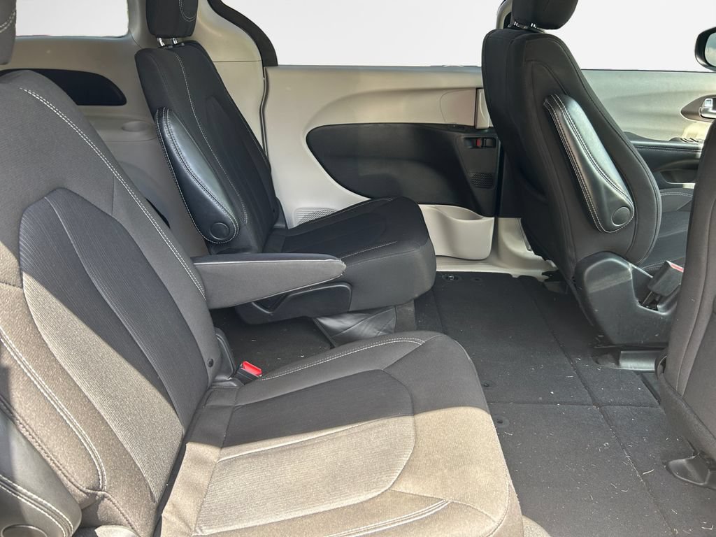 Certified 2023 Chrysler Voyager LX FWD image 29