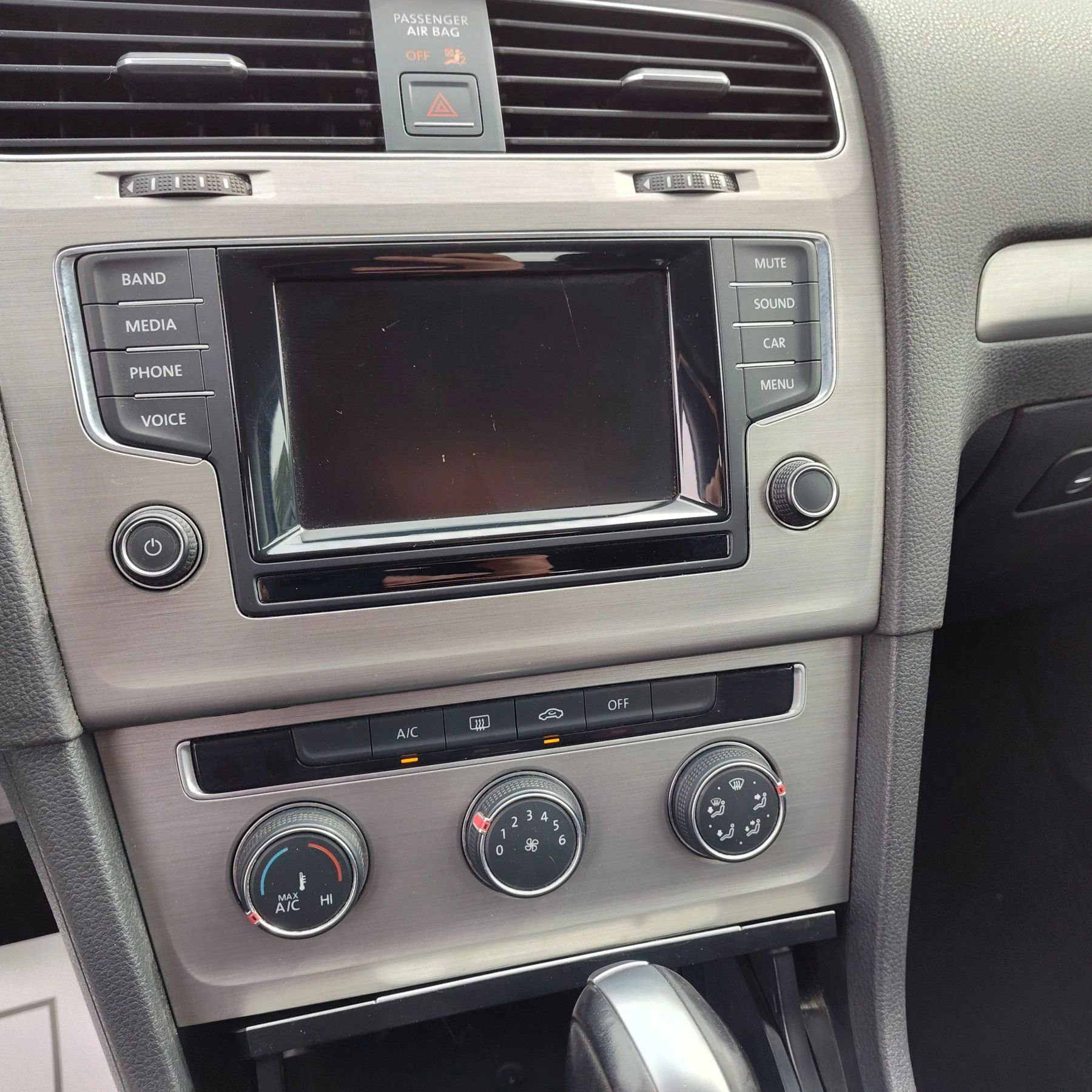Used 2015 Volkswagen Golf S FWD image 16