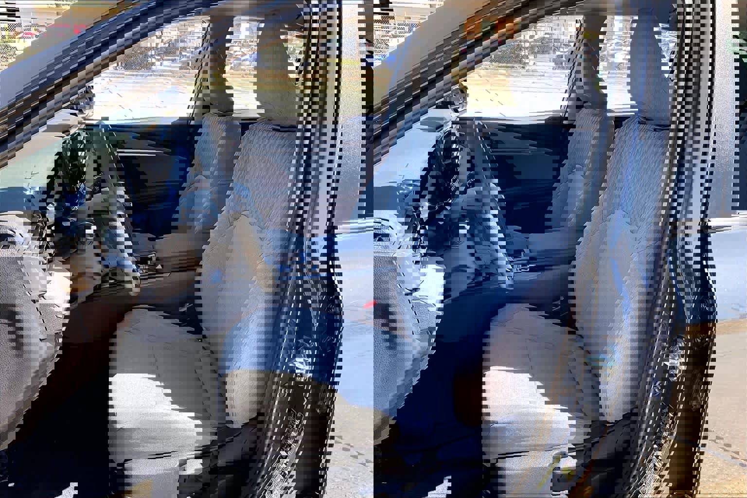 Used 2025 Toyota Camry LE image 8