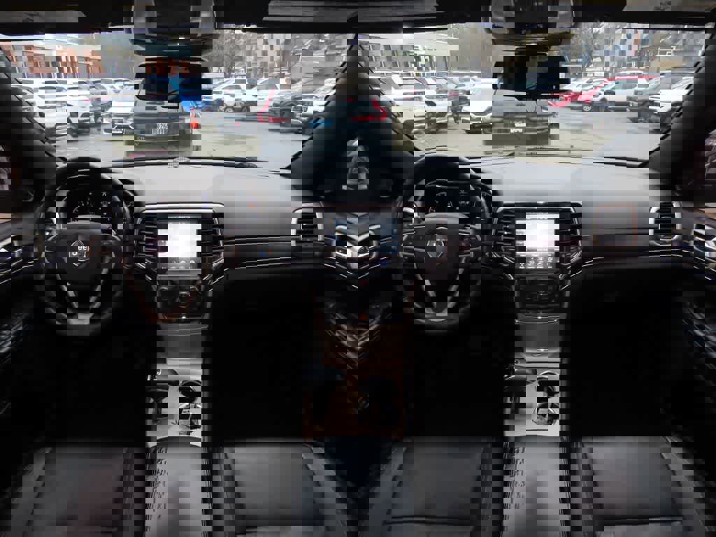 Used 2014 Jeep Grand Cherokee Limited image 19