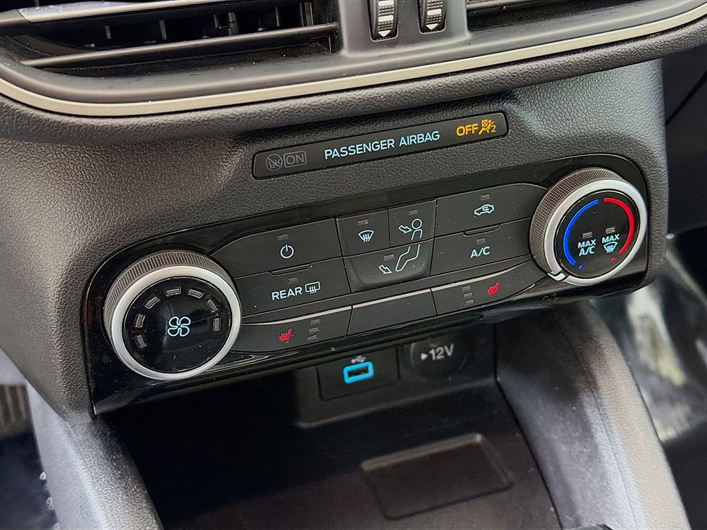 Used 2022 Ford Escape SE image 35