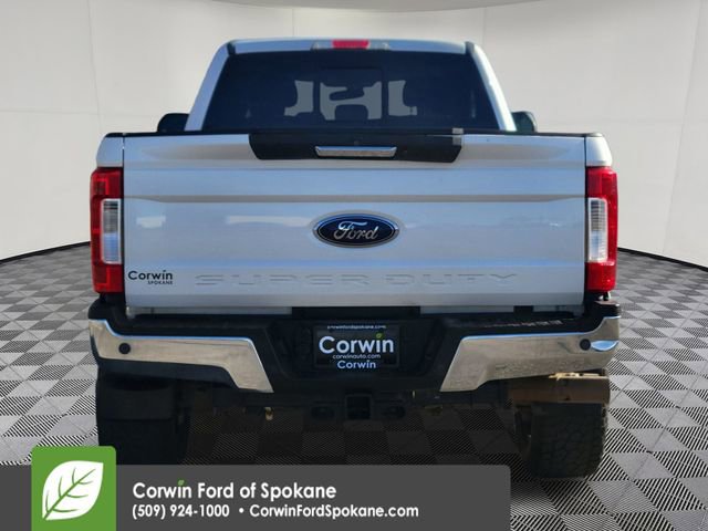 Used 2017 Ford F350 Lariat image 19