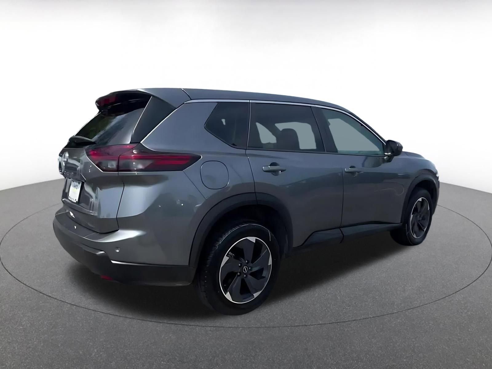 Used 2025 Nissan Rogue SV FWD image 14