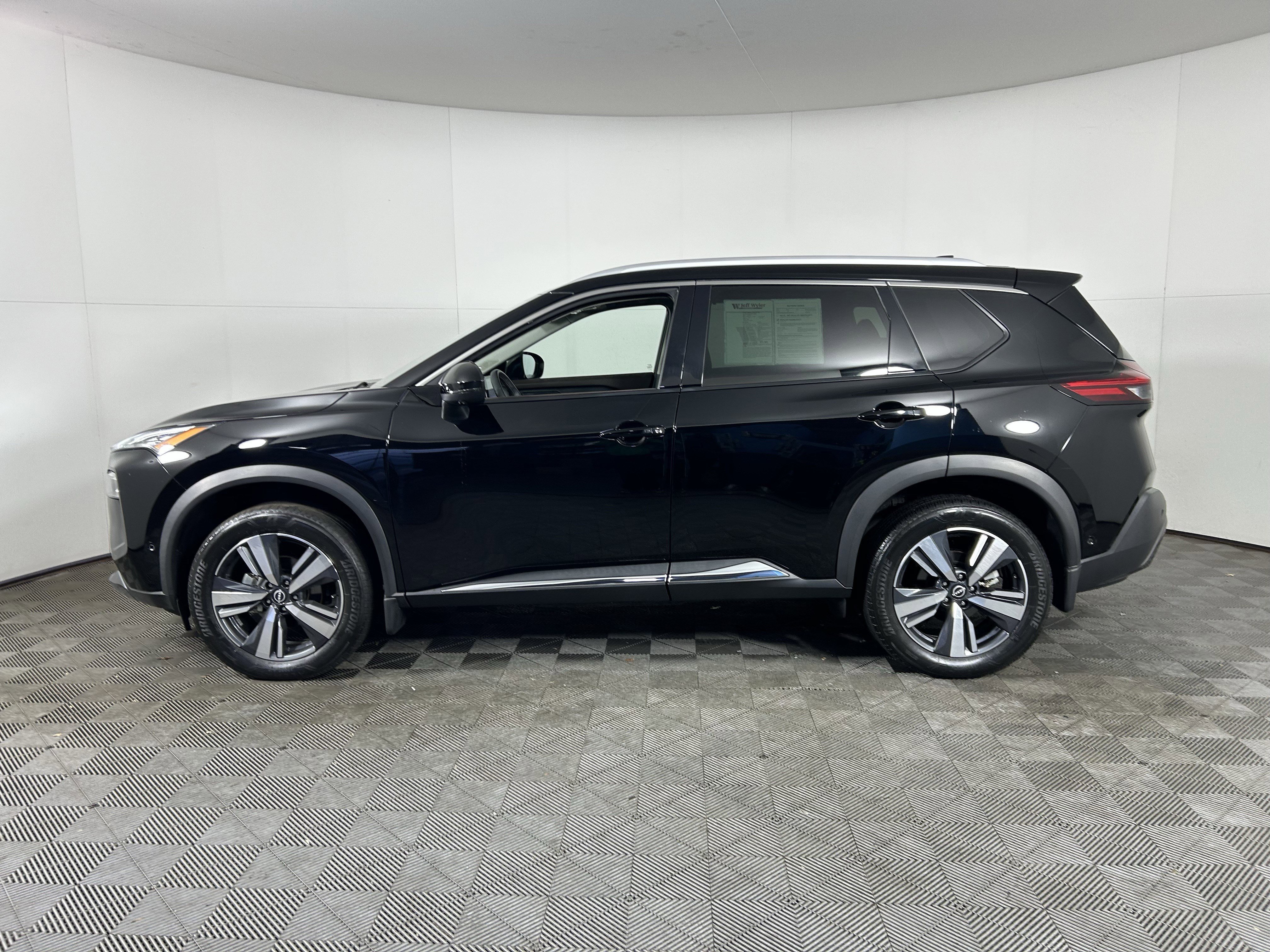 Certified 2023 Nissan Rogue SL w/ SL Premium Package image 12