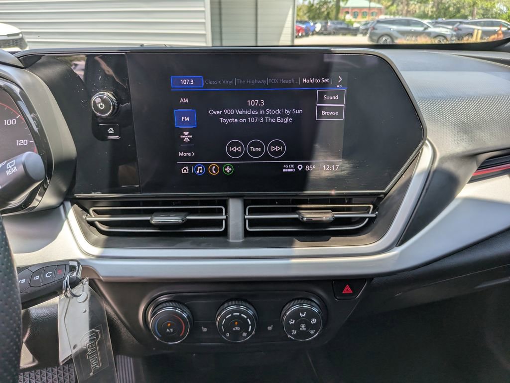 Used 2024 Chevrolet Trax RS FWD image 23