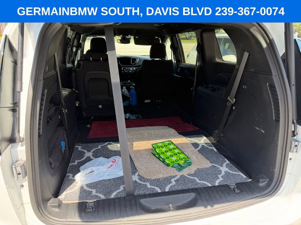 Used 2019 Chrysler Pacifica Touring Plus w/ Advanced Safetytec Group FWD image 21