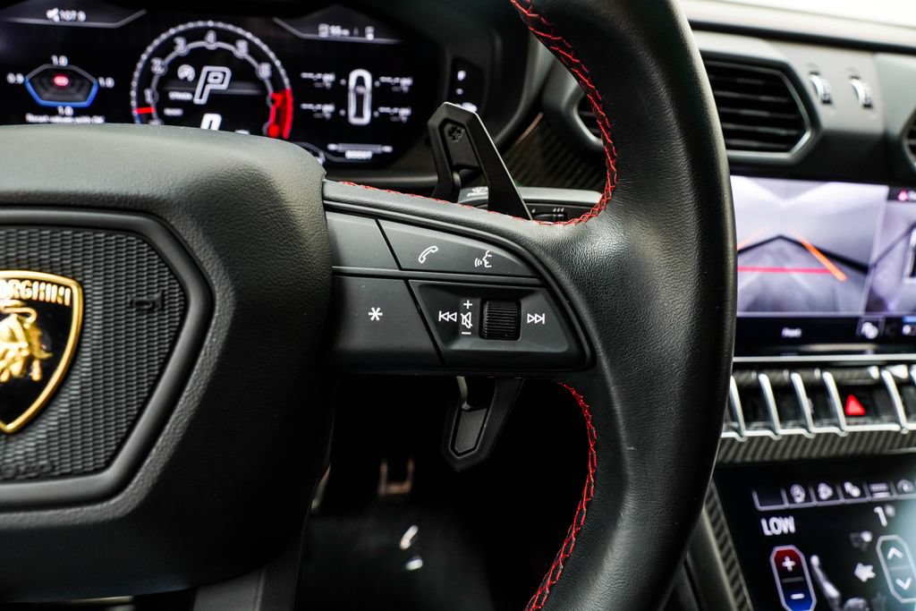 Used 2024 Lamborghini Urus Performante AWD/4WD image 36