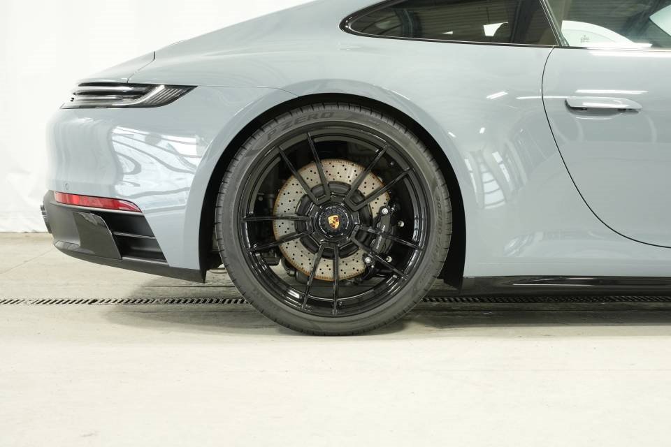 Used 2024 Porsche 911 Carrera GTS image 43