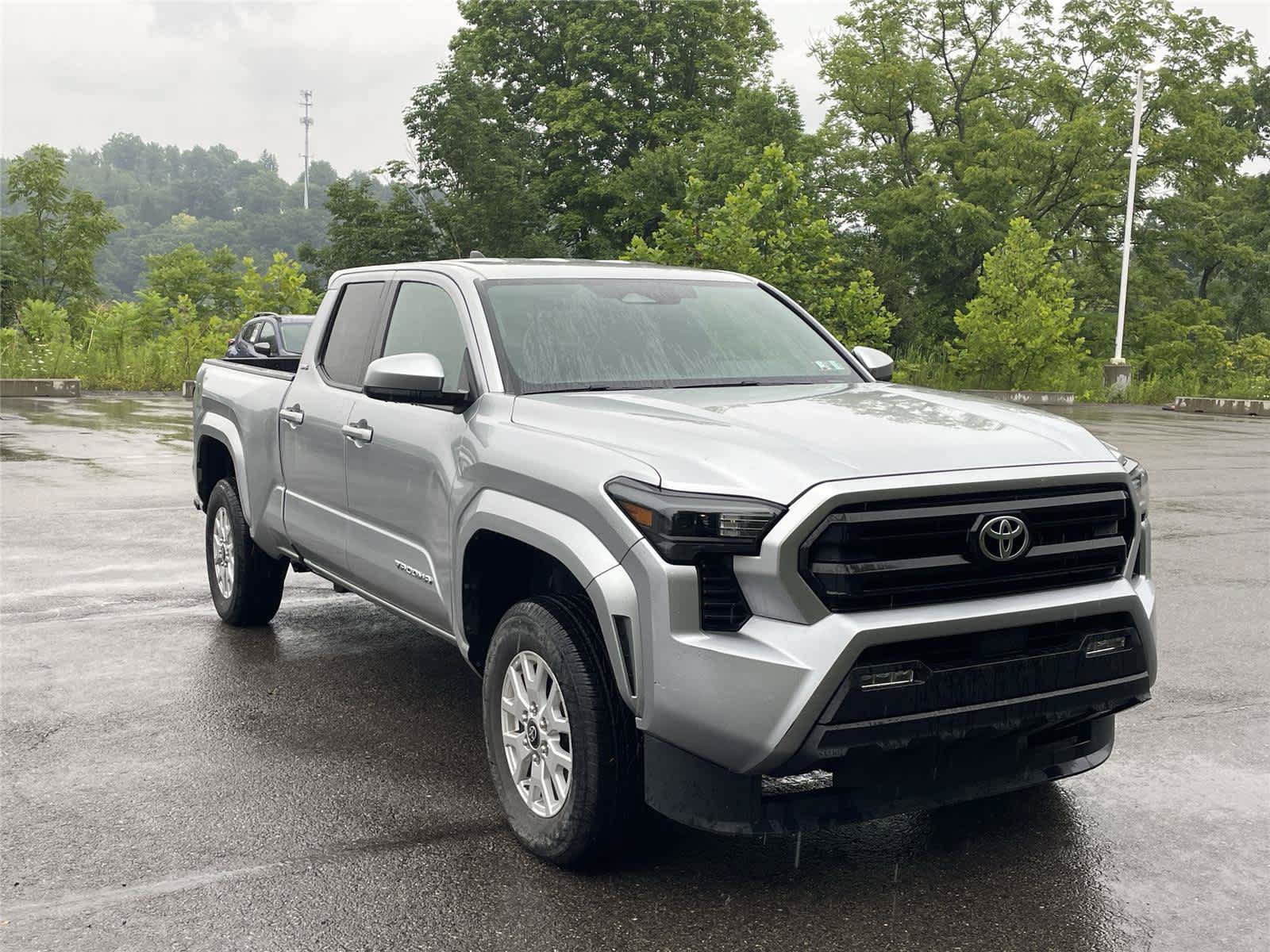 Used 2024 Toyota Tacoma SR5 AWD/4WD image 7