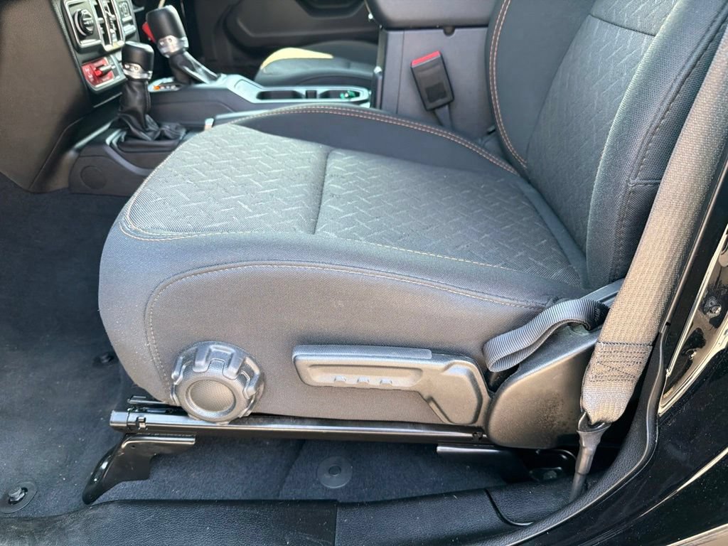 Used 2026 Jeep Gladiator Mojave AWD/4WD image 16