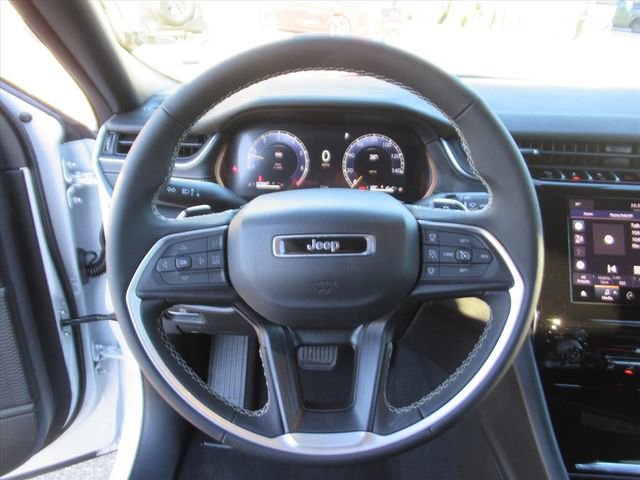 New 2025 Jeep Grand Cherokee Laredo image 17