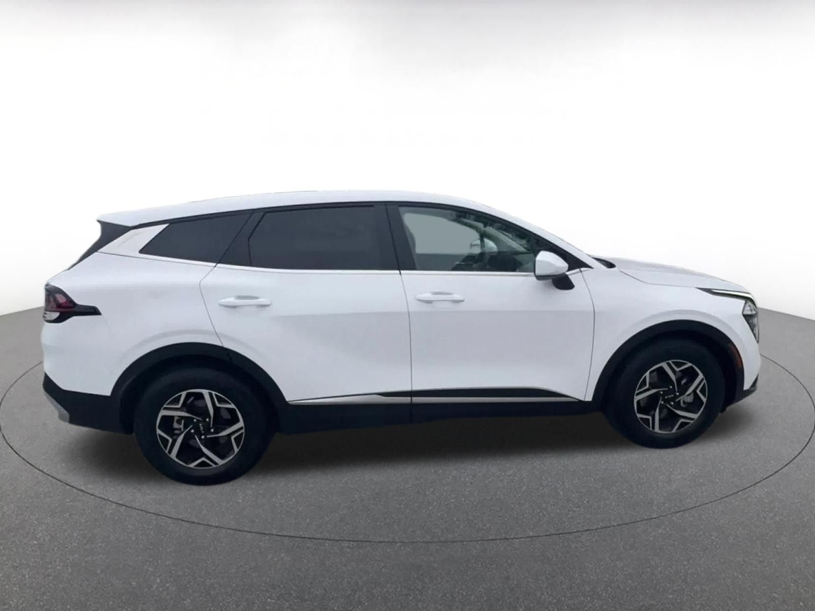 Used 2025 Kia Sportage LX FWD image 16